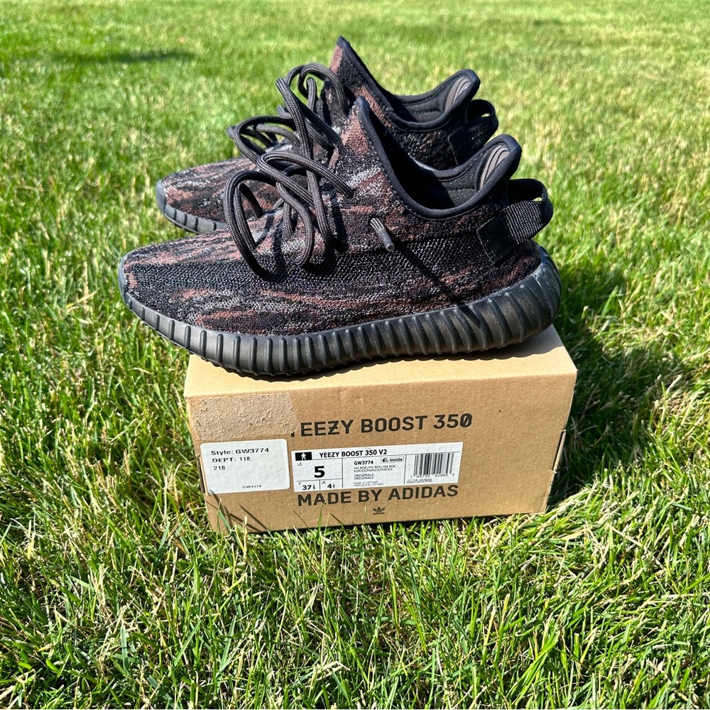 Adidas Yeezy Boost 350 V2 'MX Rock' men’s size 5 women’s 6.5.